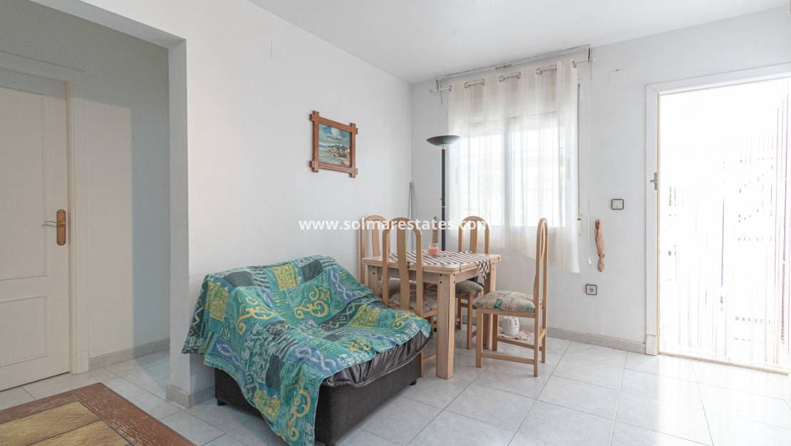 3 sypialnia Apartament na sprzedaż w San Luis z basenem - 125 000 € (Ref: 9905053)