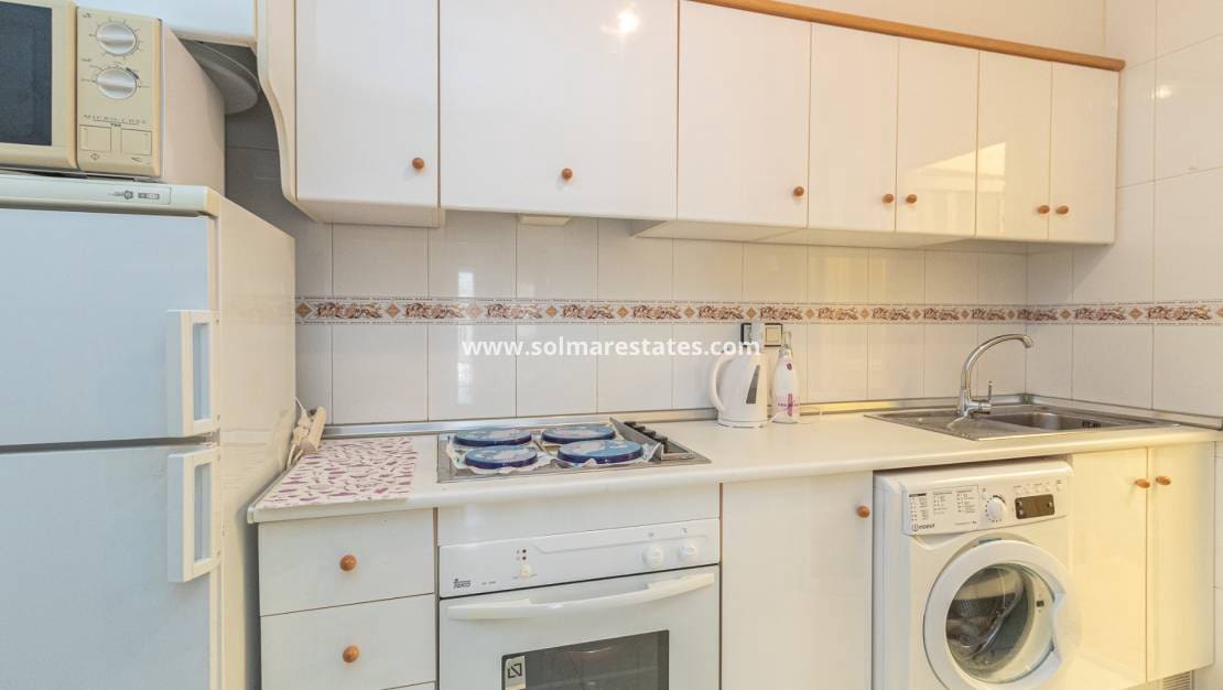 3 sypialnia Apartament na sprzedaż w San Luis z basenem - 125 000 € (Ref: 9905053)