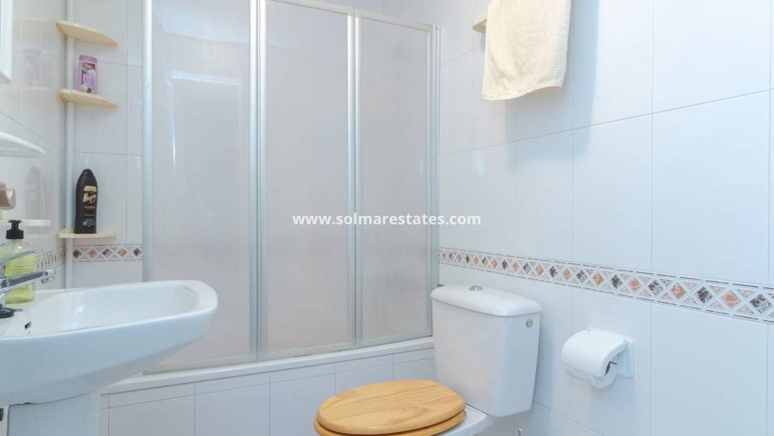 3 sypialnia Apartament na sprzedaż w San Luis z basenem - 125 000 € (Ref: 9905053)