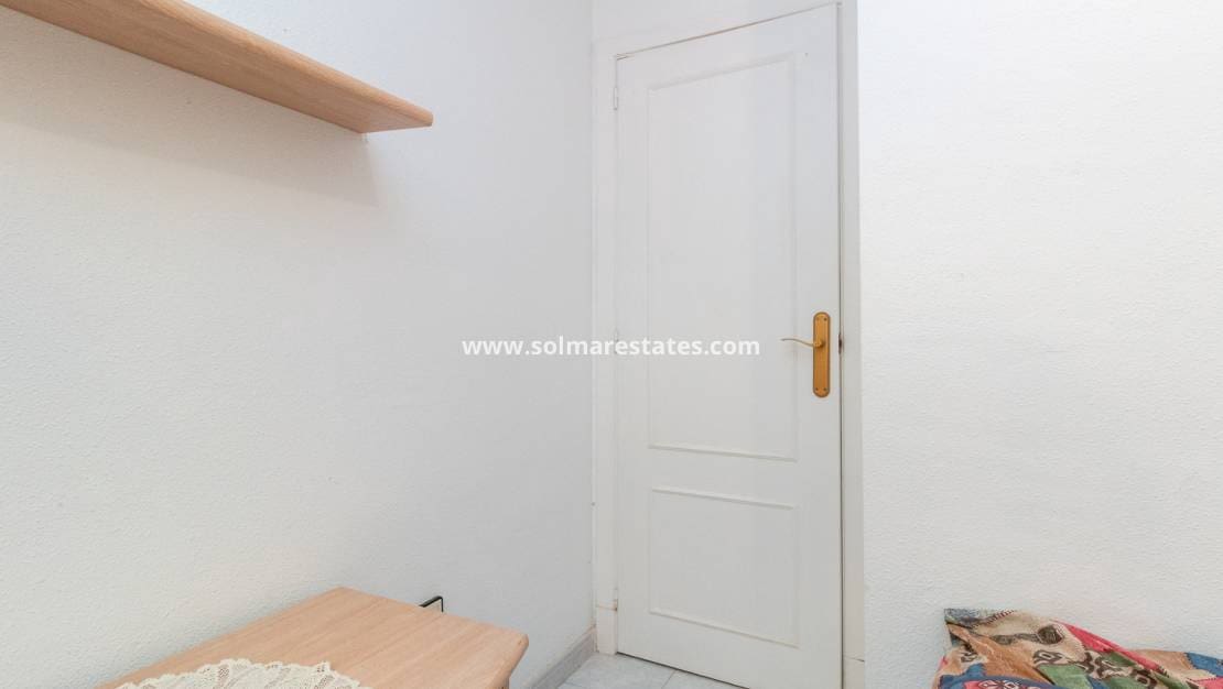 3 sypialnia Apartament na sprzedaż w San Luis z basenem - 125 000 € (Ref: 9905053)