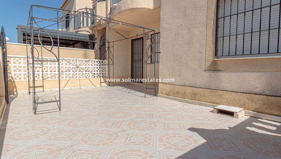 3 sypialnia Apartament na sprzedaż w San Luis z basenem - 125 000 € (Ref: 9905053)
