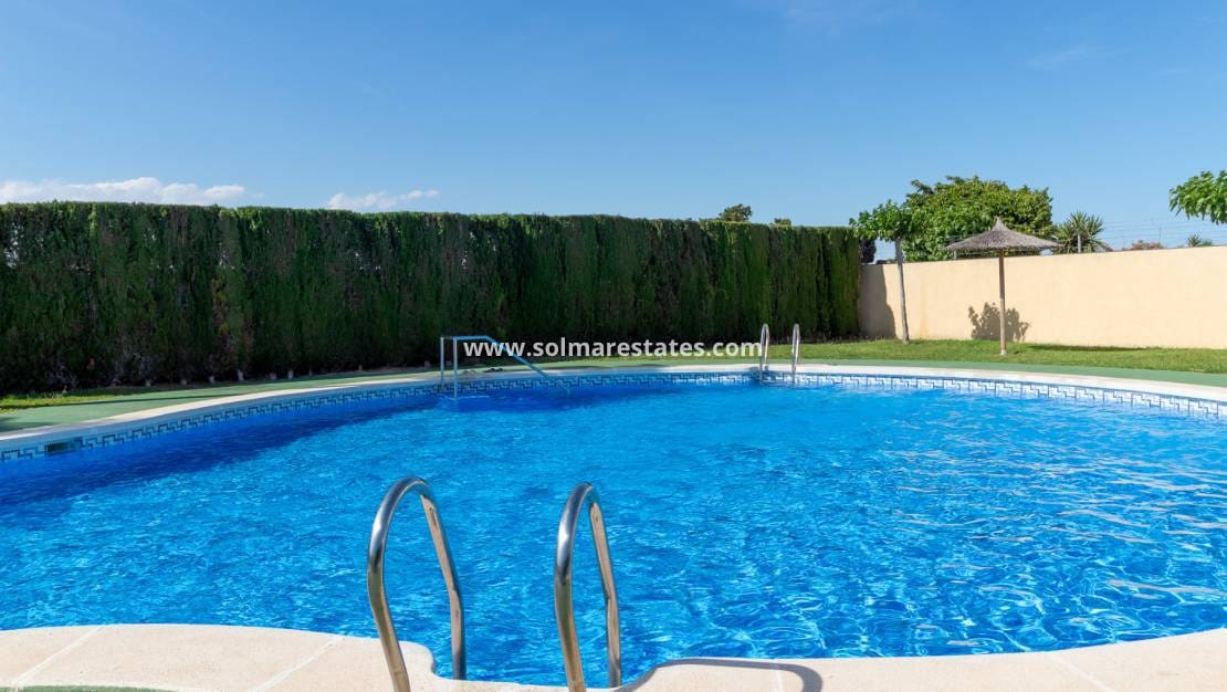 3 sypialnia Apartament na sprzedaż w San Luis z basenem - 125 000 € (Ref: 9905053)