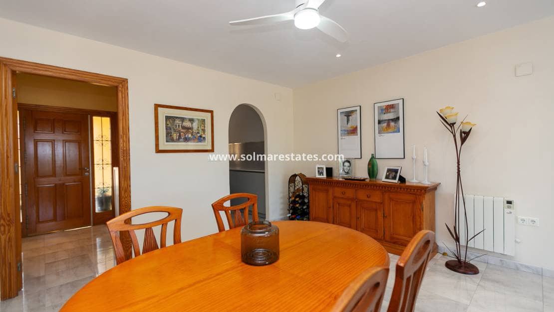 3 chambre Villa/Maison Semi-Mitoyenne à vendre à Los Balcones avec piscine - 425 000 € (Ref: 9905054)