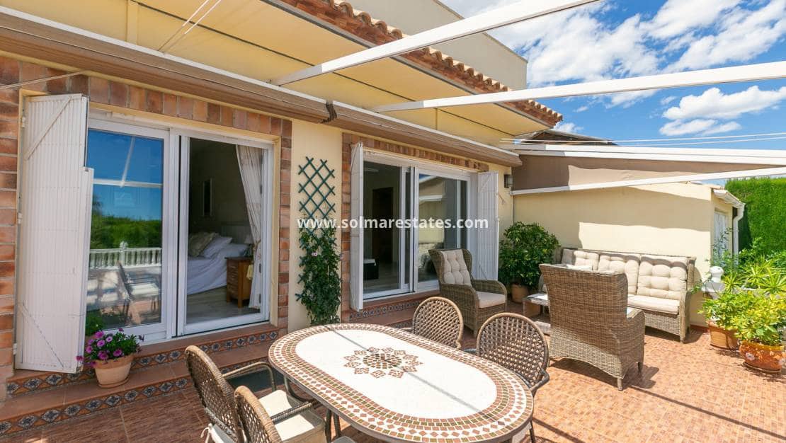 3 chambre Villa/Maison Semi-Mitoyenne à vendre à Los Balcones avec piscine - 425 000 € (Ref: 9905054)