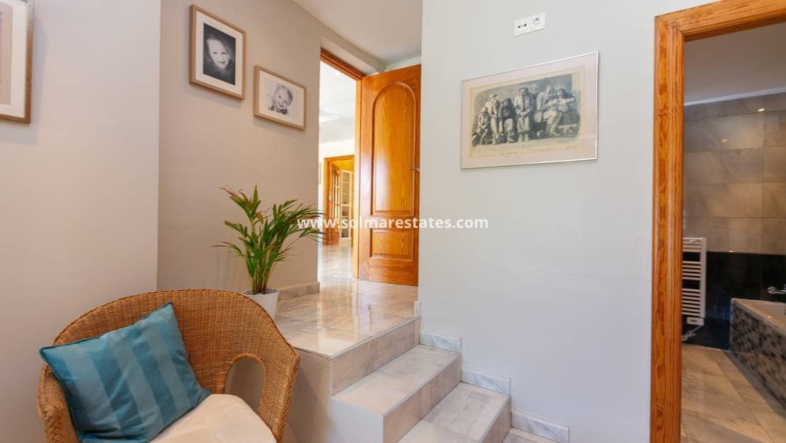 3 chambre Villa/Maison Semi-Mitoyenne à vendre à Los Balcones avec piscine - 425 000 € (Ref: 9905054)