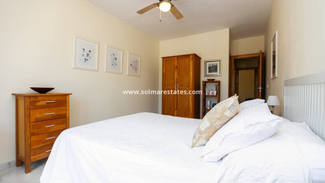 3 chambre Villa/Maison Semi-Mitoyenne à vendre à Los Balcones avec piscine - 425 000 € (Ref: 9905054)