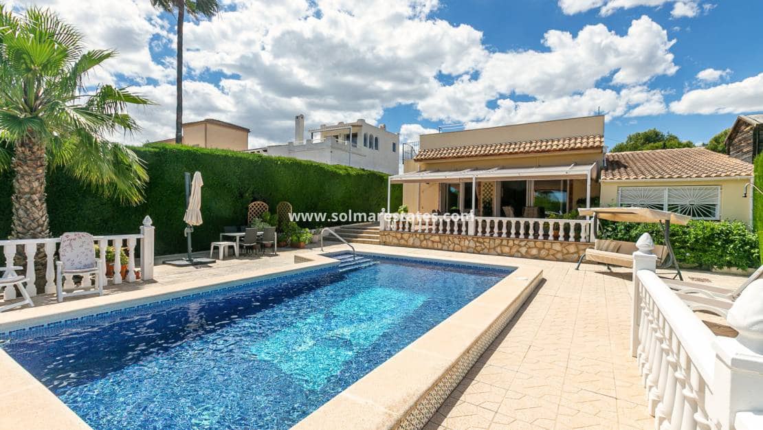 3 chambre Villa/Maison Semi-Mitoyenne à vendre à Los Balcones avec piscine - 425 000 € (Ref: 9905054)