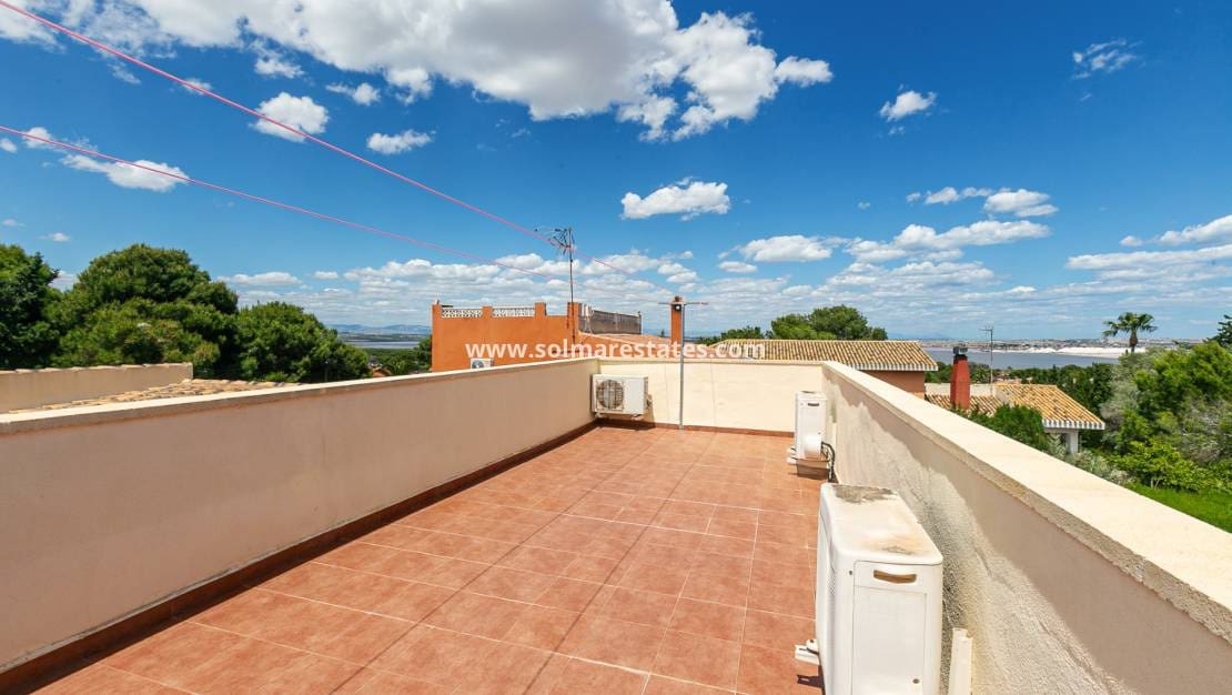 3 chambre Villa/Maison Semi-Mitoyenne à vendre à Los Balcones avec piscine - 425 000 € (Ref: 9905054)