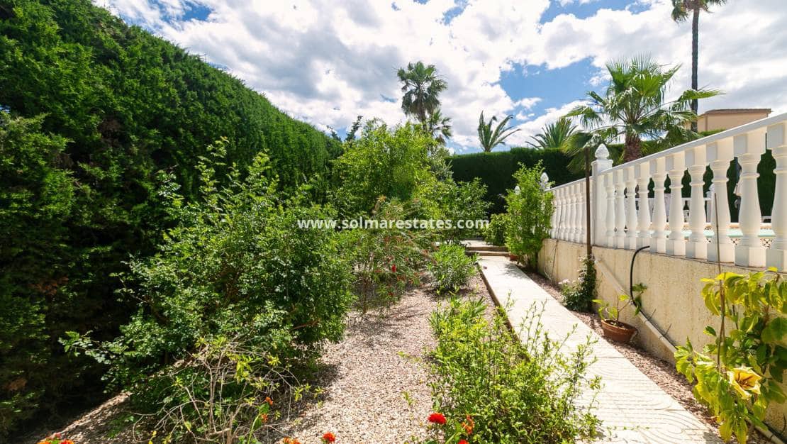 3 chambre Villa/Maison Semi-Mitoyenne à vendre à Los Balcones avec piscine - 425 000 € (Ref: 9905054)