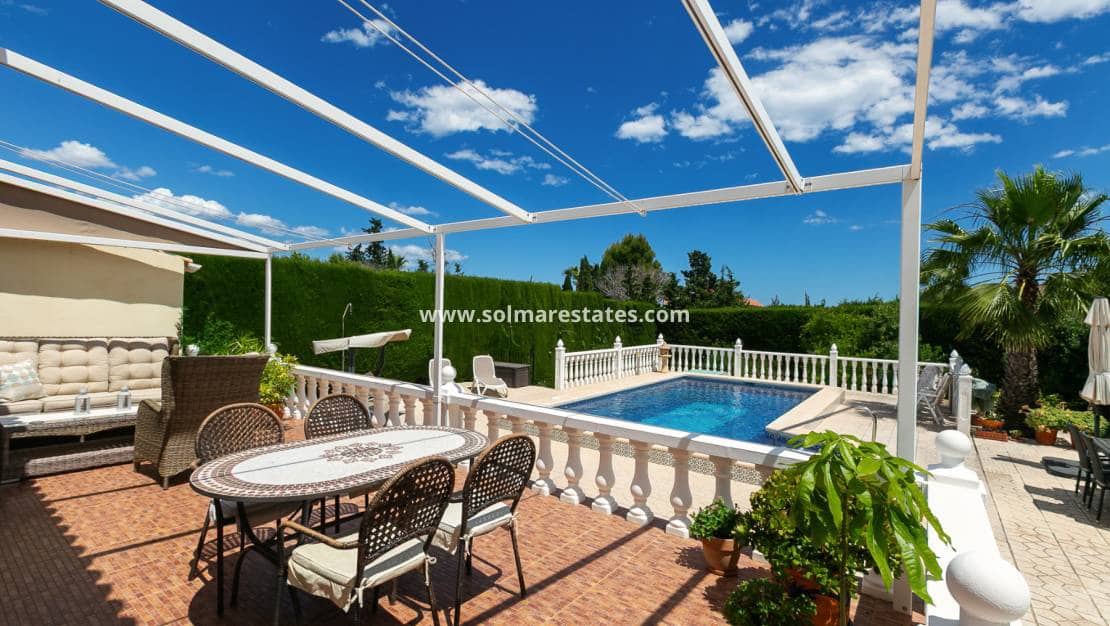 3 chambre Villa/Maison Semi-Mitoyenne à vendre à Los Balcones avec piscine - 425 000 € (Ref: 9905054)