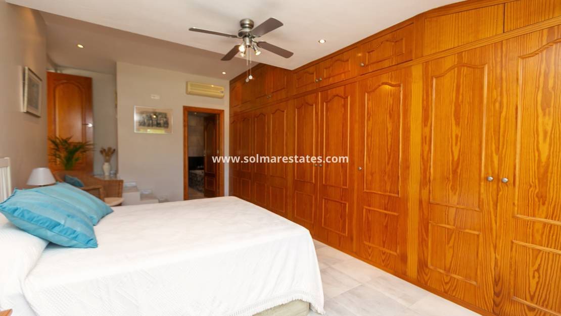 3 chambre Villa/Maison Semi-Mitoyenne à vendre à Los Balcones avec piscine - 425 000 € (Ref: 9905054)