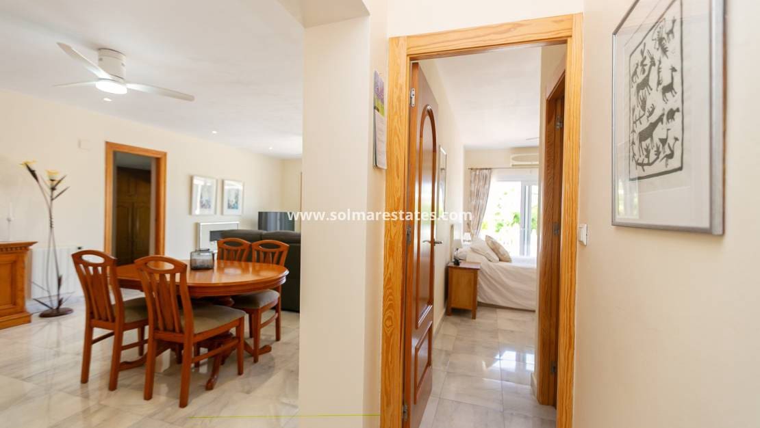 3 chambre Villa/Maison Semi-Mitoyenne à vendre à Los Balcones avec piscine - 425 000 € (Ref: 9905054)