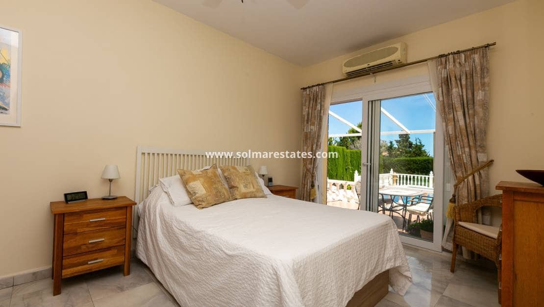 3 chambre Villa/Maison Semi-Mitoyenne à vendre à Los Balcones avec piscine - 425 000 € (Ref: 9905054)