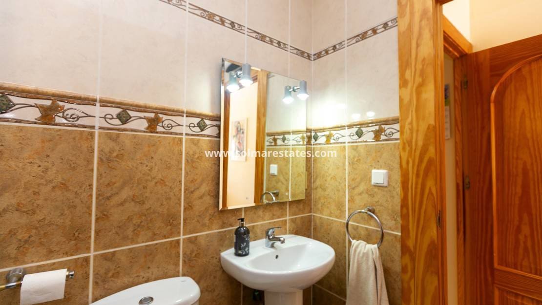 3 chambre Villa/Maison Semi-Mitoyenne à vendre à Los Balcones avec piscine - 425 000 € (Ref: 9905054)