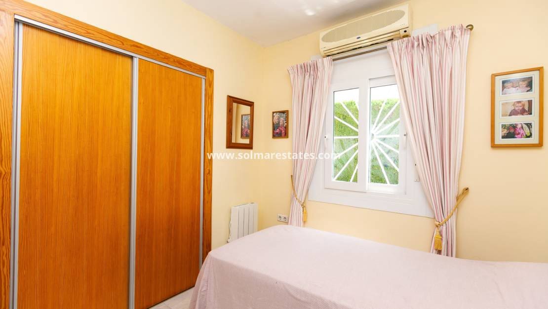 3 chambre Villa/Maison Semi-Mitoyenne à vendre à Los Balcones avec piscine - 425 000 € (Ref: 9905054)