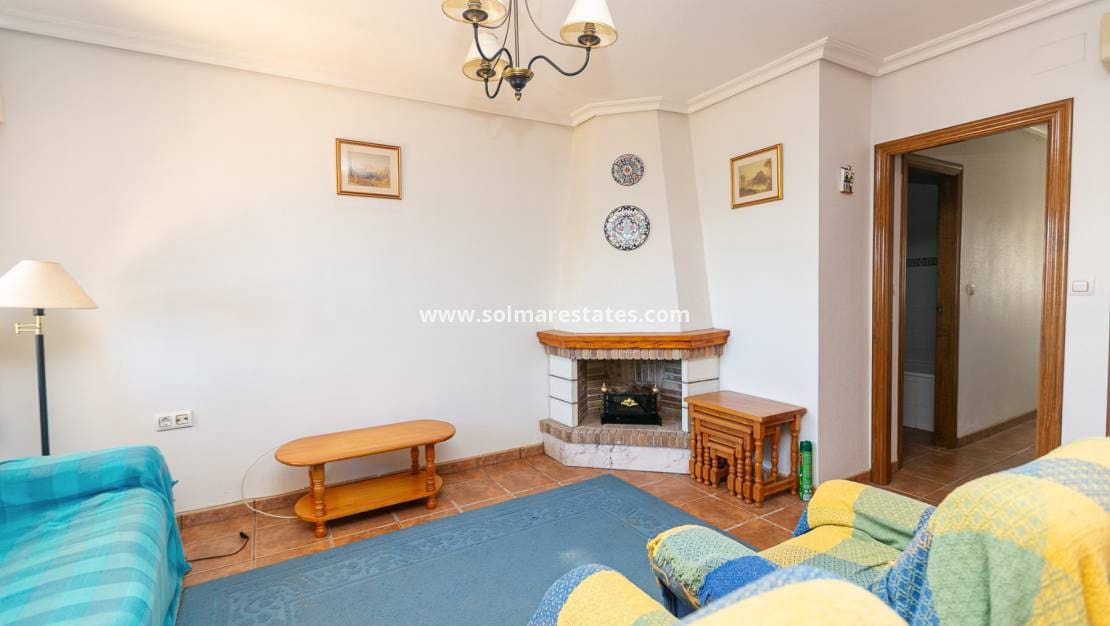 2 sovrum Hus till salu i La Zenia med pool - 235 000 € (Ref: 9905055)