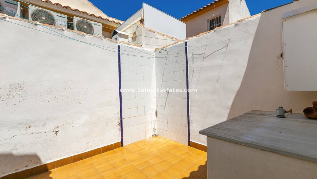 2 sovrum Hus till salu i La Zenia med pool - 235 000 € (Ref: 9905055)
