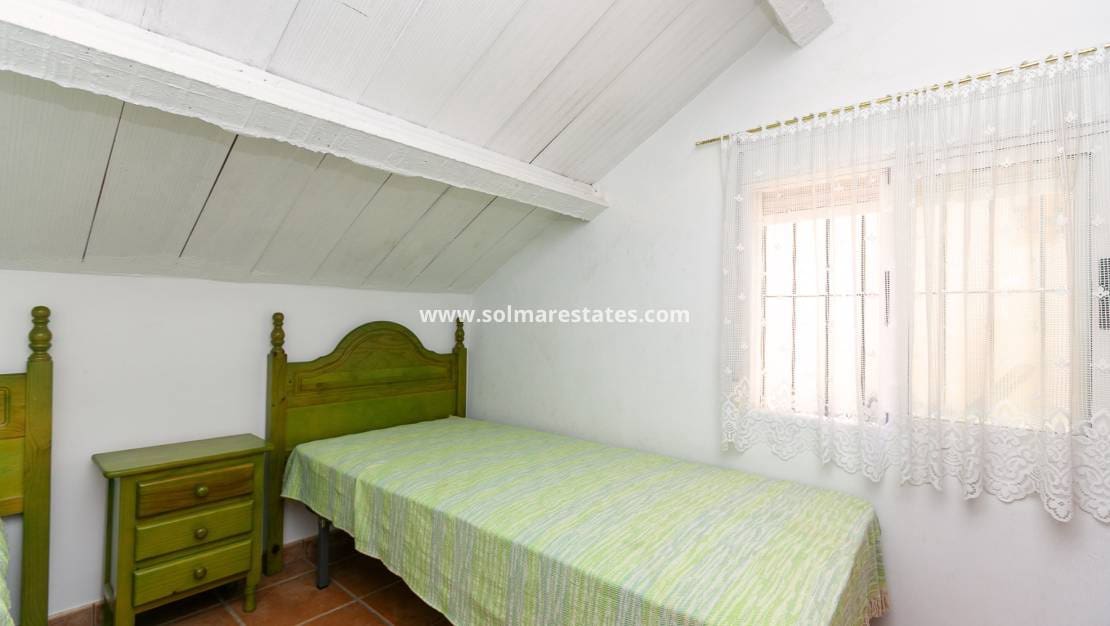 2 sovrum Hus till salu i La Zenia med pool - 235 000 € (Ref: 9905055)