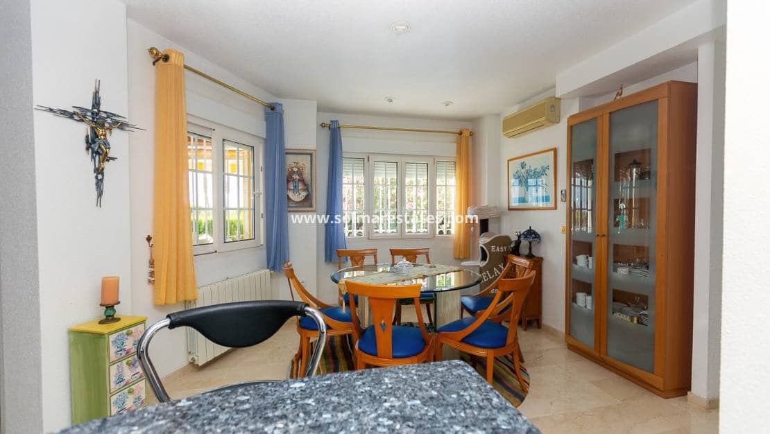 3 camera da letto Villa in vendita in Villamartin con piscina - 530.000 € (Rif: 9905056)