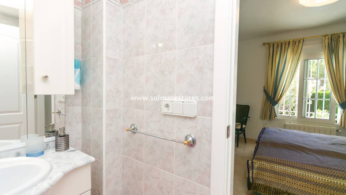3 camera da letto Villa in vendita in Villamartin con piscina - 530.000 € (Rif: 9905056)