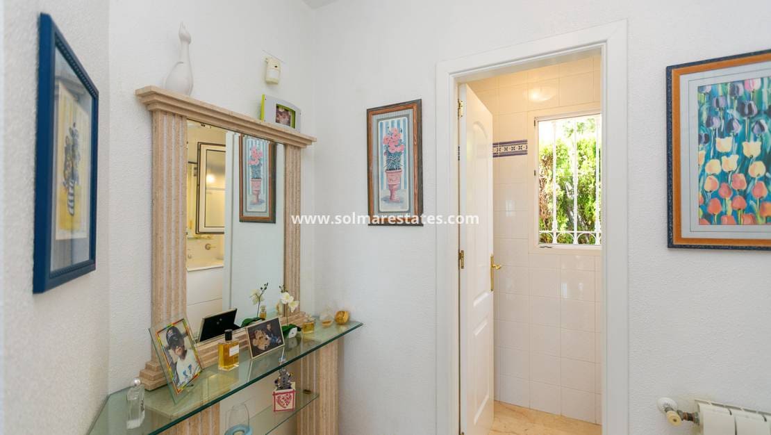 3 camera da letto Villa in vendita in Villamartin con piscina - 530.000 € (Rif: 9905056)