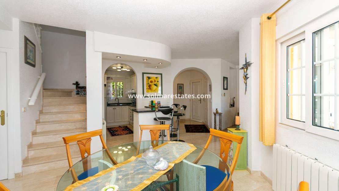 3 camera da letto Villa in vendita in Villamartin con piscina - 530.000 € (Rif: 9905056)