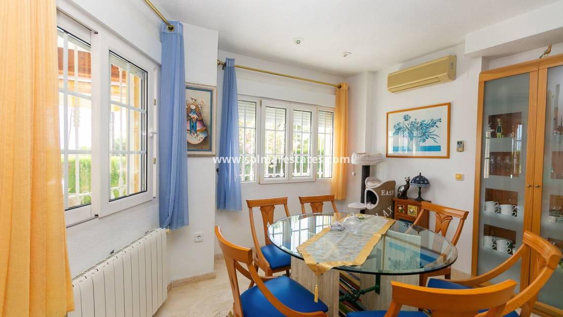 3 camera da letto Villa in vendita in Villamartin con piscina - 530.000 € (Rif: 9905056)