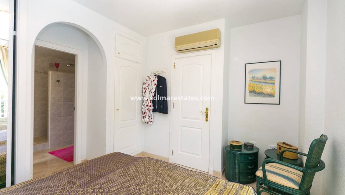 3 camera da letto Villa in vendita in Villamartin con piscina - 530.000 € (Rif: 9905056)