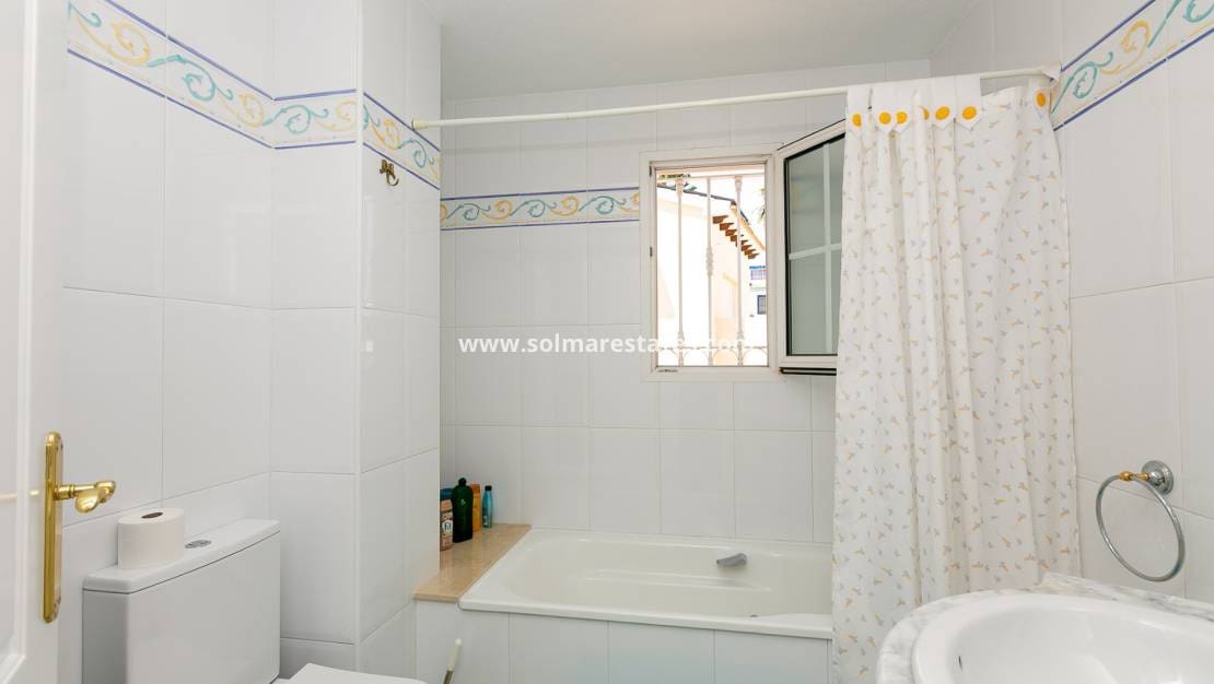 3 camera da letto Villa in vendita in Villamartin con piscina - 530.000 € (Rif: 9905056)