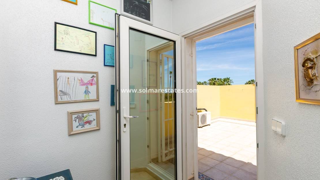 3 camera da letto Villa in vendita in Villamartin con piscina - 530.000 € (Rif: 9905056)