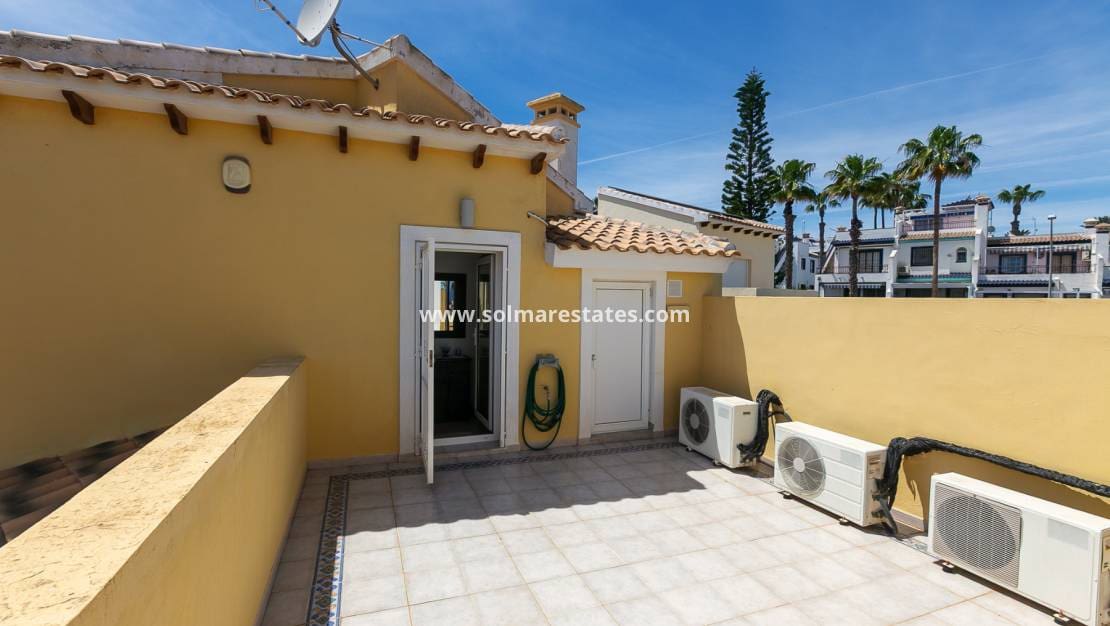 3 camera da letto Villa in vendita in Villamartin con piscina - 530.000 € (Rif: 9905056)