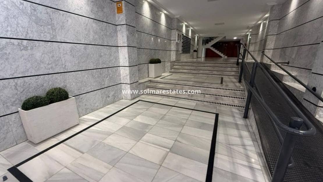 2 slaapkamer Appartement te koop in Torrevieja - € 159.995 (Ref: 9905057)