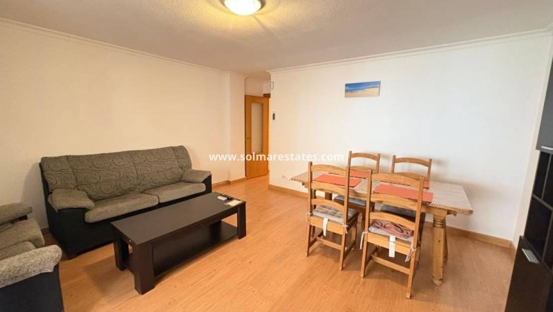 2 slaapkamer Appartement te koop in Torrevieja - € 159.995 (Ref: 9905057)