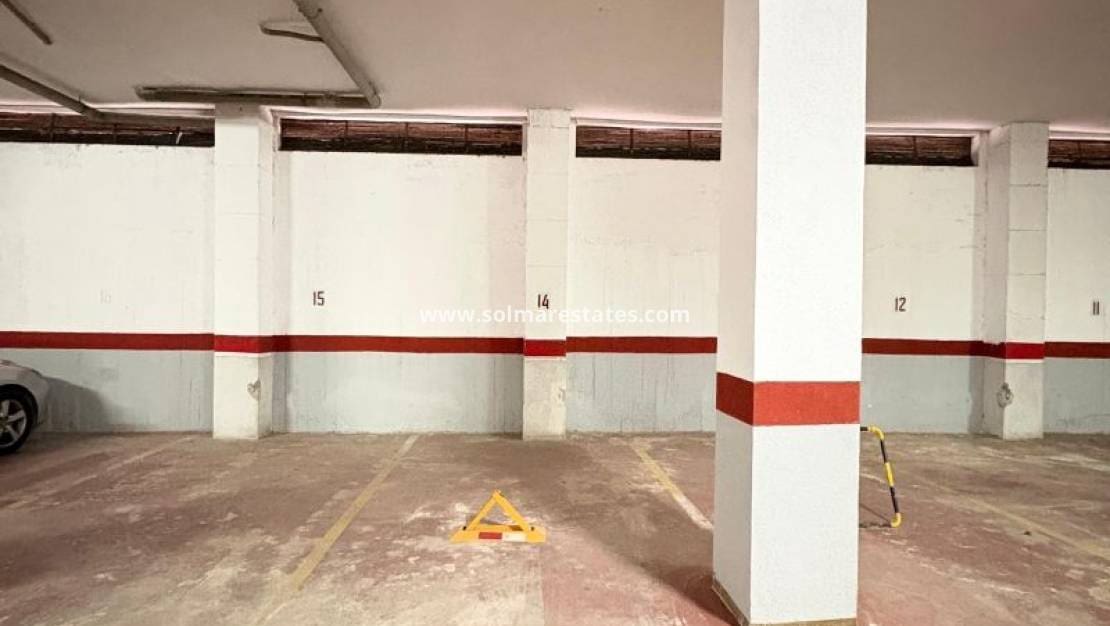 2 slaapkamer Appartement te koop in Torrevieja - € 159.995 (Ref: 9905057)