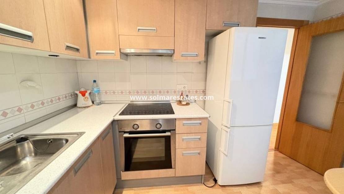 2 slaapkamer Appartement te koop in Torrevieja - € 159.995 (Ref: 9905057)