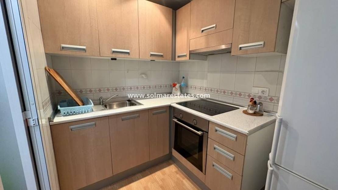 2 slaapkamer Appartement te koop in Torrevieja - € 159.995 (Ref: 9905057)