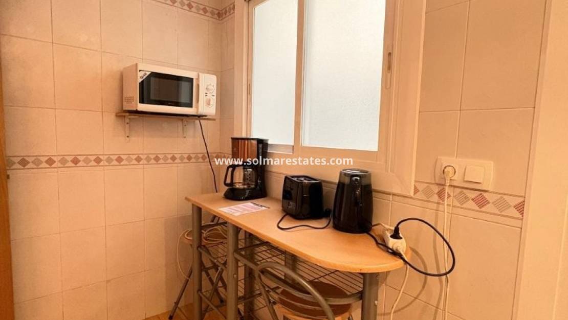 2 slaapkamer Appartement te koop in Torrevieja - € 159.995 (Ref: 9905057)