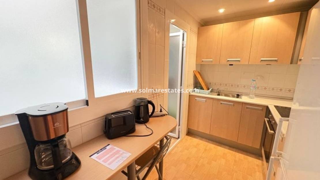 2 slaapkamer Appartement te koop in Torrevieja - € 159.995 (Ref: 9905057)