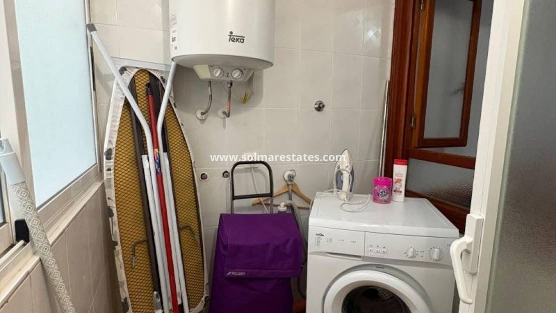 2 slaapkamer Appartement te koop in Torrevieja - € 159.995 (Ref: 9905057)