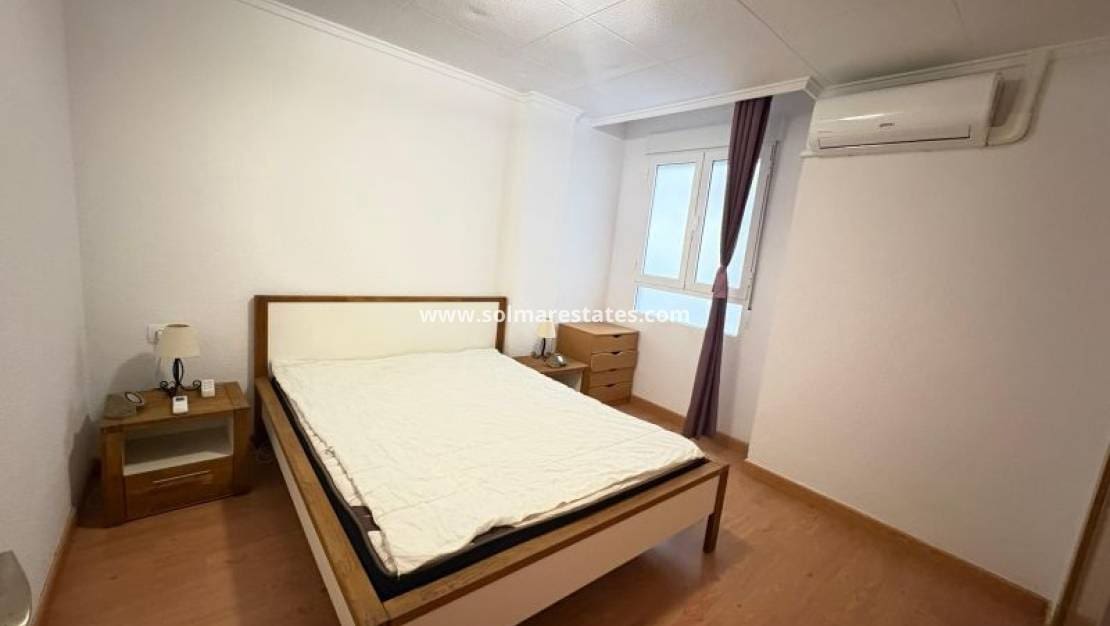 2 slaapkamer Appartement te koop in Torrevieja - € 159.995 (Ref: 9905057)