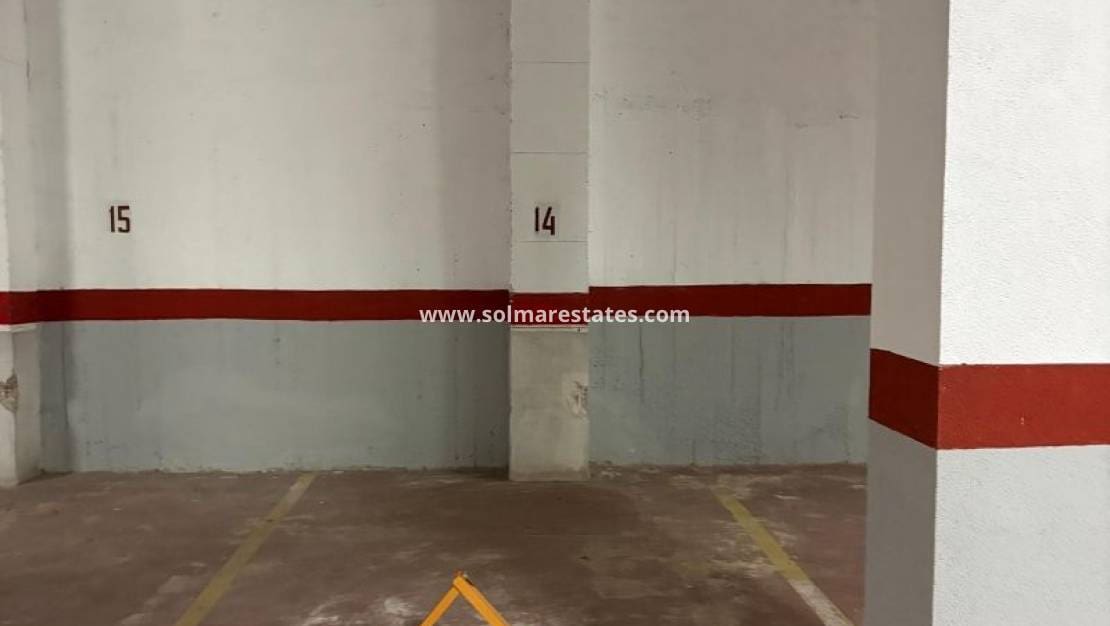 2 slaapkamer Appartement te koop in Torrevieja - € 159.995 (Ref: 9905057)