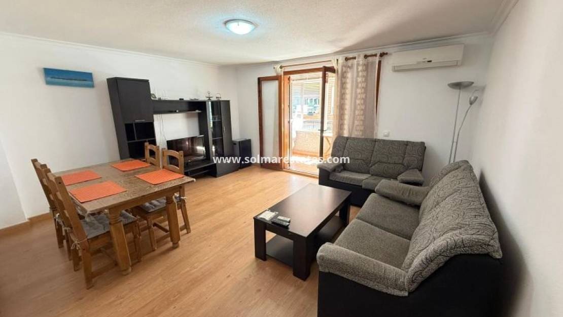 2 slaapkamer Appartement te koop in Torrevieja - € 159.995 (Ref: 9905057)