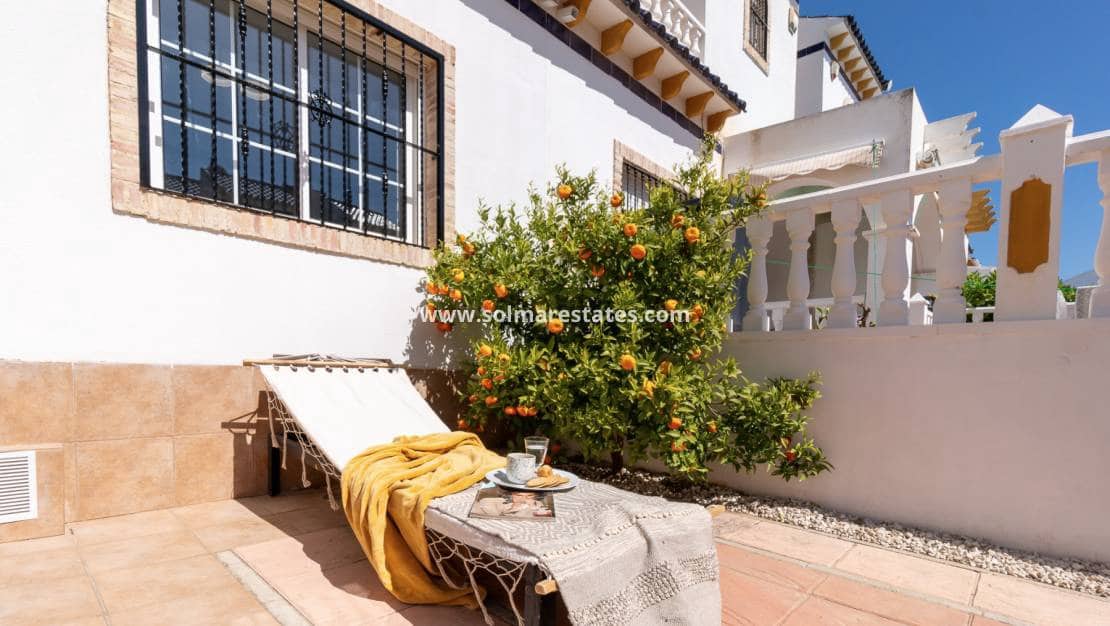 3 bedroom Townhouse for sale in Playa Flamenca with pool - € 245,000 (Ref: 9905058)