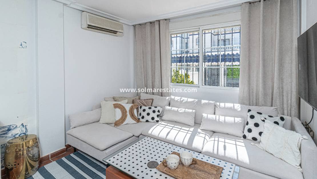 3 bedroom Townhouse for sale in Playa Flamenca with pool - € 245,000 (Ref: 9905058)