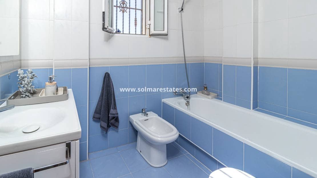 3 bedroom Townhouse for sale in Playa Flamenca with pool - € 245,000 (Ref: 9905058)