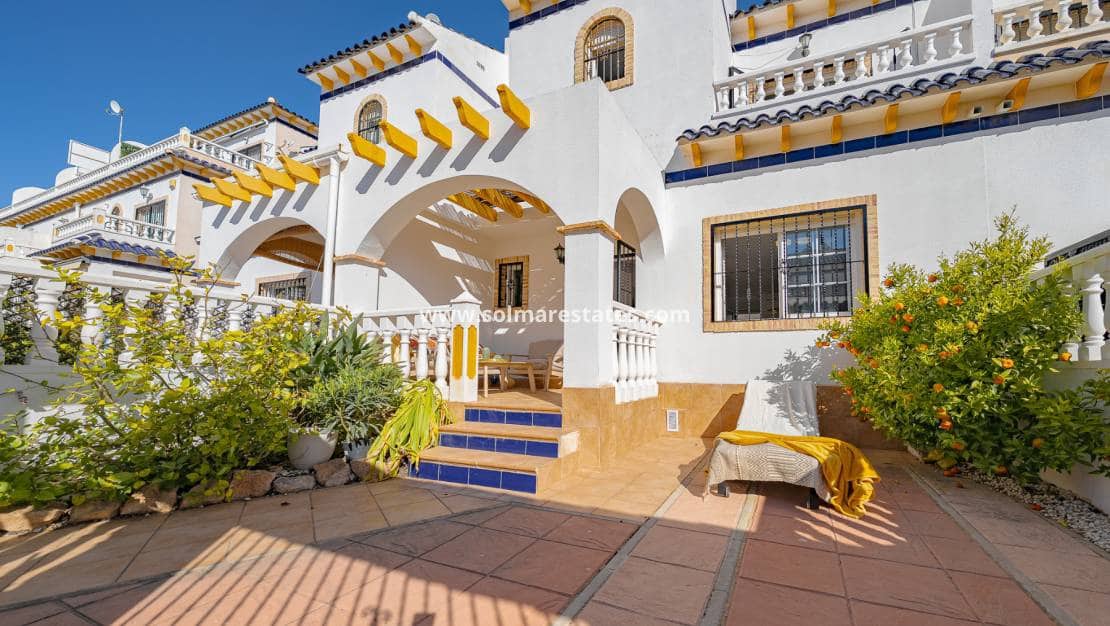 3 bedroom Townhouse for sale in Playa Flamenca with pool - € 245,000 (Ref: 9905058)