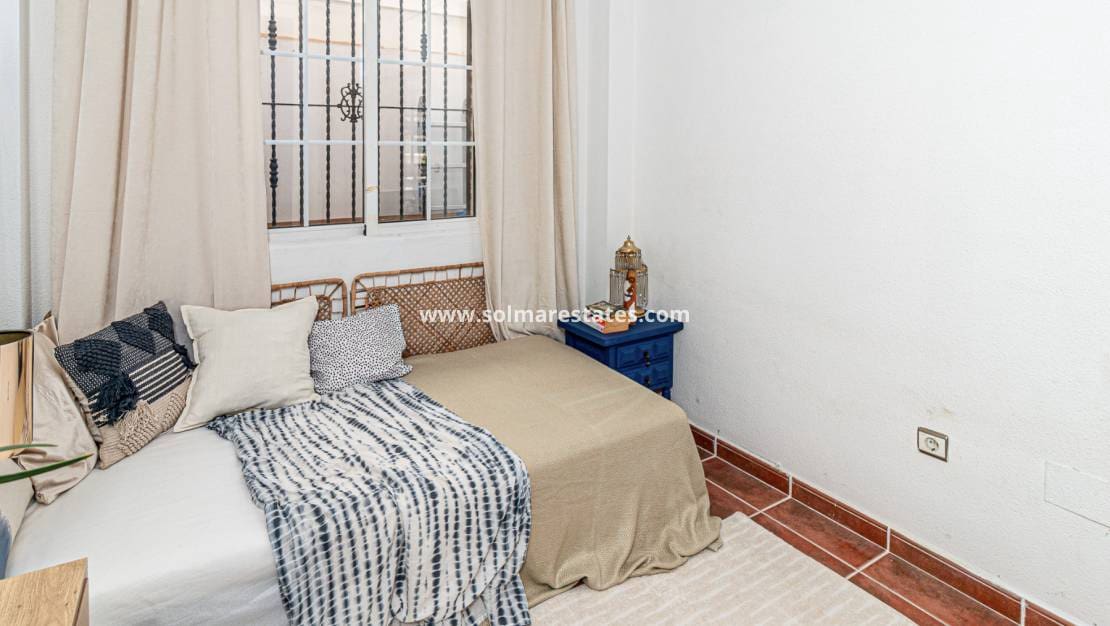 3 bedroom Townhouse for sale in Playa Flamenca with pool - € 245,000 (Ref: 9905058)