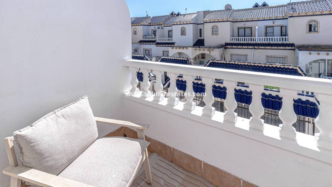 3 bedroom Townhouse for sale in Playa Flamenca with pool - € 245,000 (Ref: 9905058)