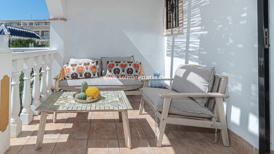 3 bedroom Townhouse for sale in Playa Flamenca with pool - € 245,000 (Ref: 9905058)