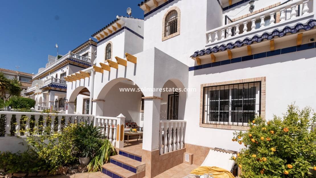 3 bedroom Townhouse for sale in Playa Flamenca with pool - € 245,000 (Ref: 9905058)
